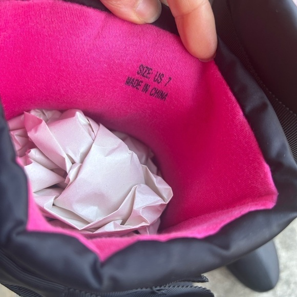 Kate Spade Cagney Wedge black quilted boots with pink lining Sz-7.  E - Picture 10 of 14